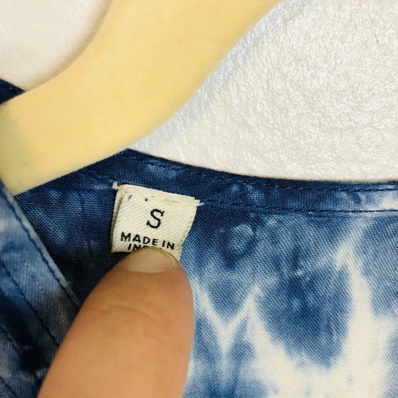 Jachs Girlfriend Women’s Small Tie-dye Long Sleeve Tassel Hem Top - Picture 4 of 9